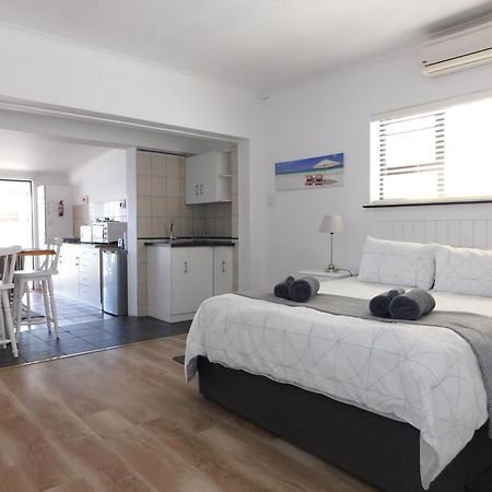 Rivertides Self Catering Guest House フェルドドリフ エクステリア 写真
